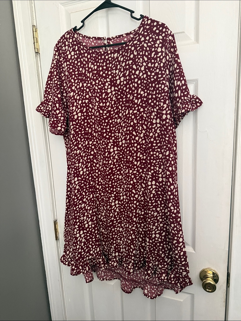 Midi Ruffle Sleeve Dress in Maroon & Cream